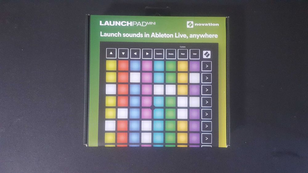 Миди-контроллер NOVATION Launchpad Mini MK3