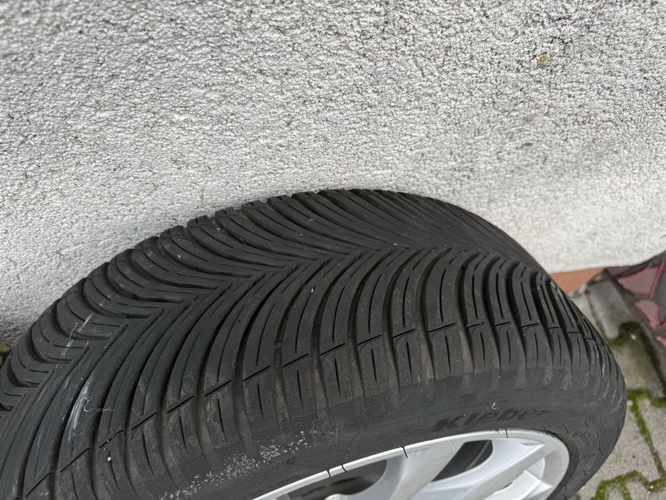 FELGI ALUMINIOWE VW 17″ z oponami wielosezonowymi Kleber