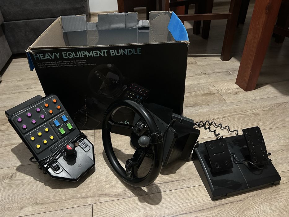 Sprzedam kierownice logitech saitek całe komplet kierownica,pedały i panel