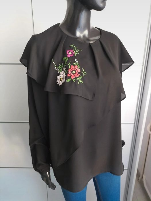 Śliczna czarna zwiewna bluzeczka Zara Basic rozm M