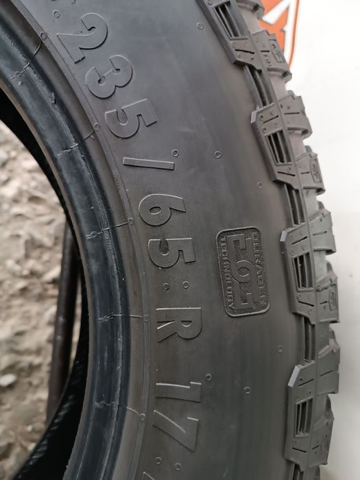 Всесезонні шини 235/65 R17 General grabber at3