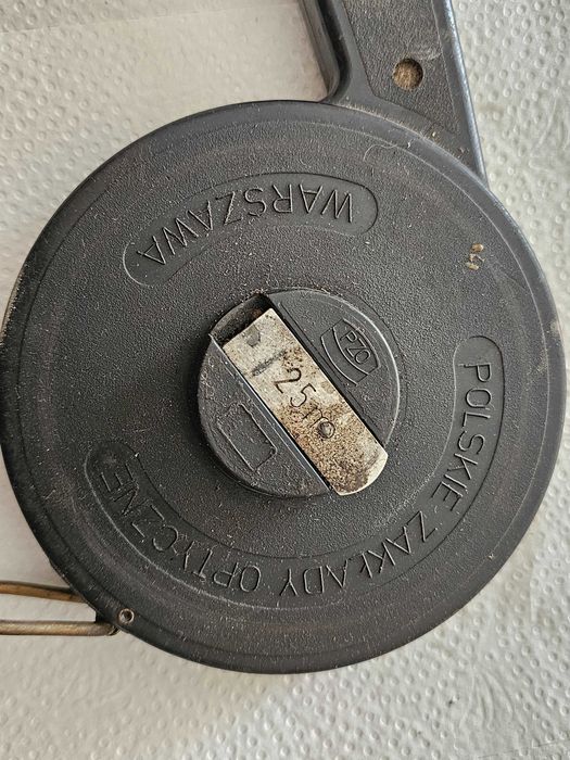 Metr 25 m PRL, Polskie zakłady optyczne