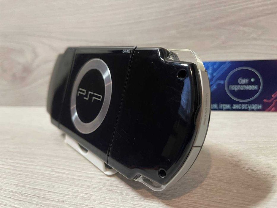 Sony PSP SLim 2000 Чорна 64GB + 70 Ігор Встановлено на картці