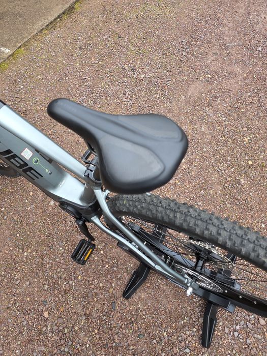 Rower elektryczny Cube Reaction pro 750