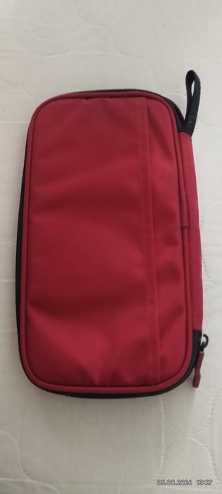 Барсетка червоний Victorinox Travel