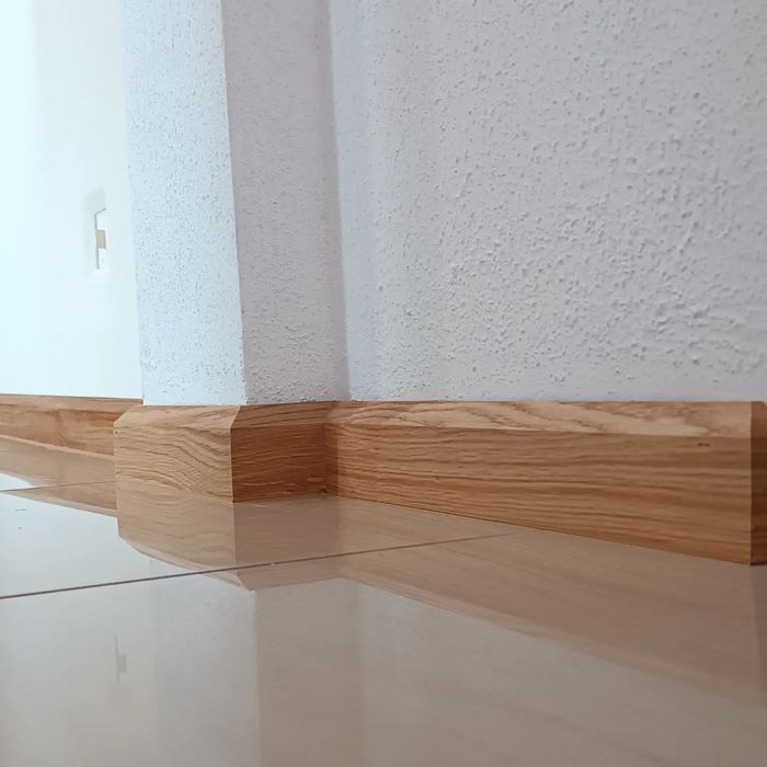 Montaż listew przypodlogowych