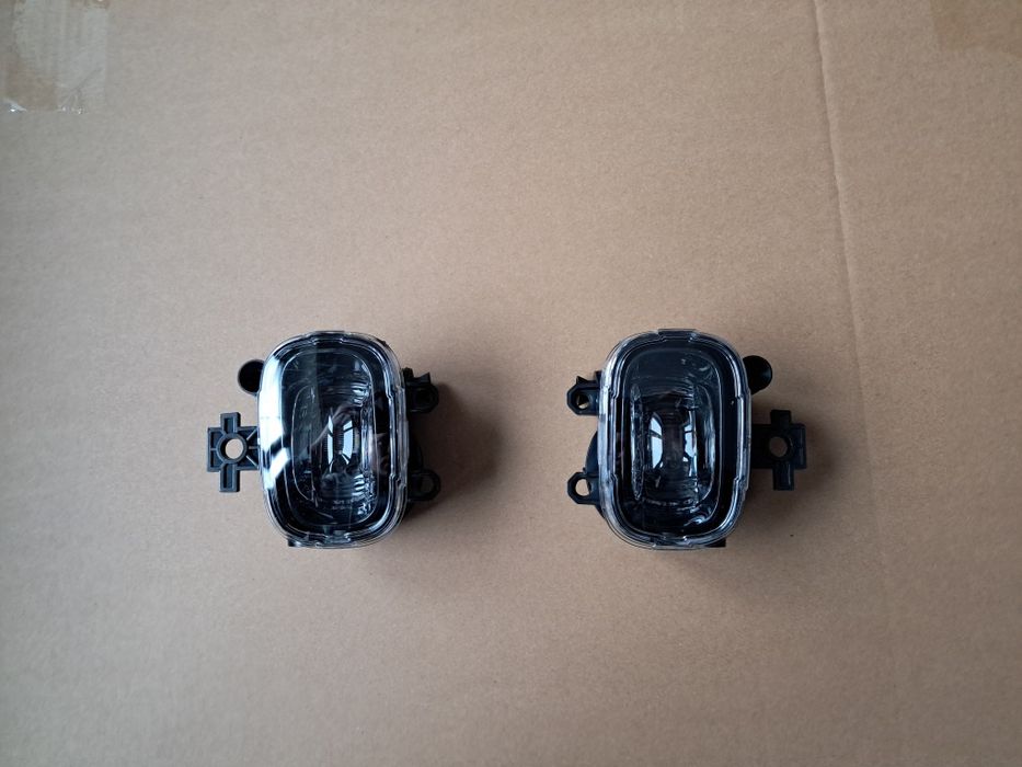 Катафот відбивач парктроник замок противотуманки туманка Nissan Rogue