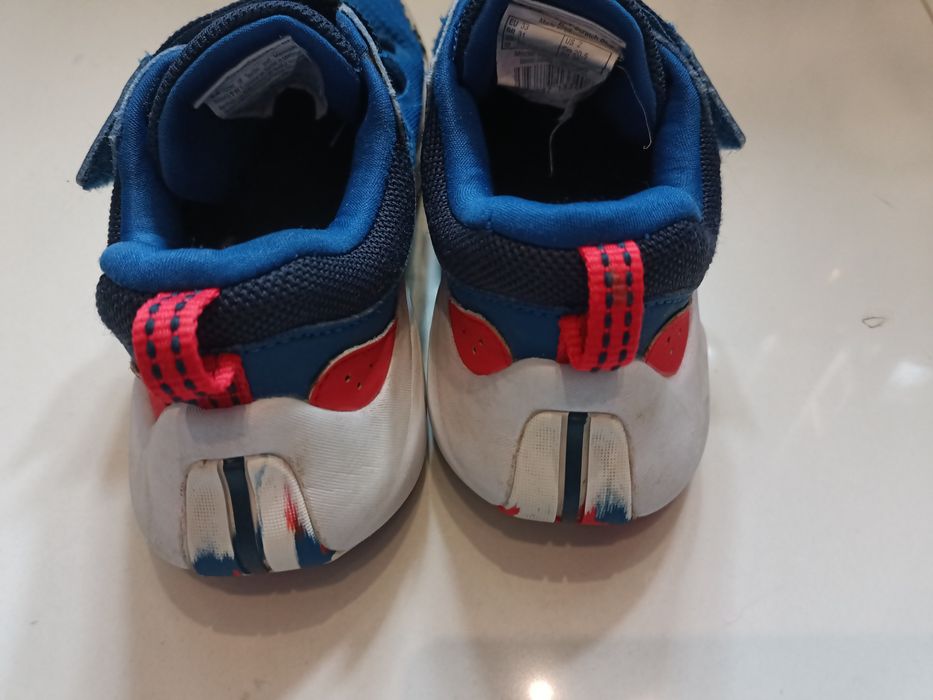 Adidasy Decathlon Playful Fast Scratch rozm. 33