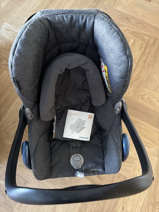 Maxi cosi cabriofix + baza
