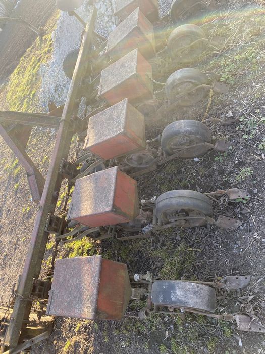 Продам бурякову сівалку 6 рядкова
