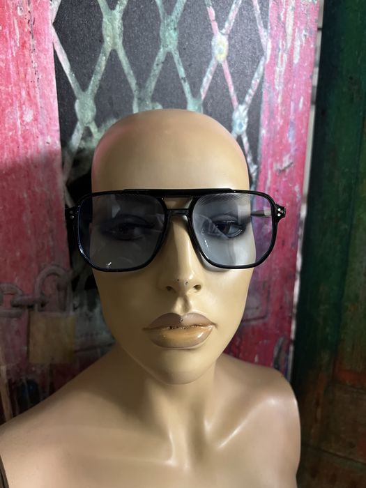 Nowe czarne uniseks okulary przeciwsłoneczne z niebieskimi szkłami