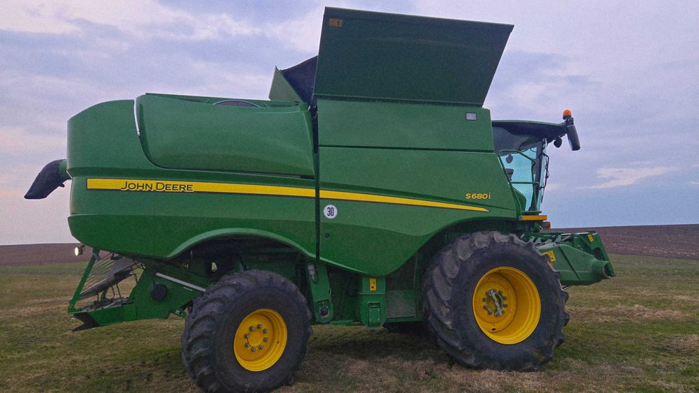 John deere S680i