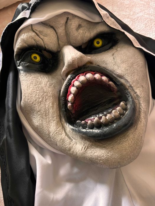 Máscara Halloween nova