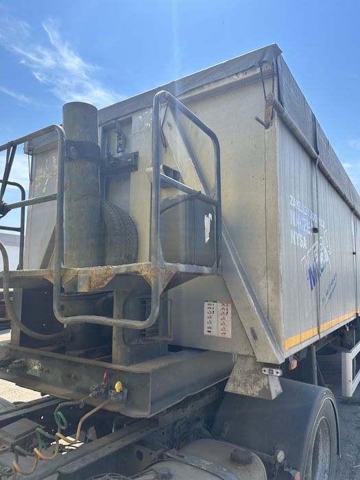 напівпричіп (полуприцеп) зерновоз MEGA MNW самоскид 42 куба