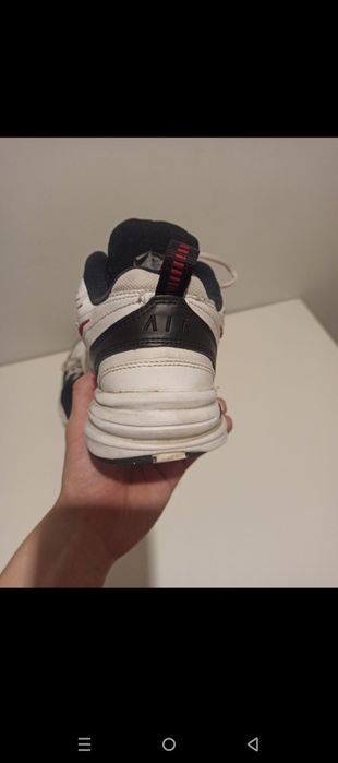 Sprzedaję buty Nike monarche