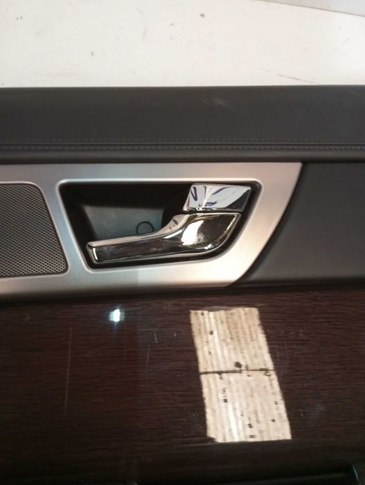 Quartela de porta tras esquerda e direita Jaguar XF250