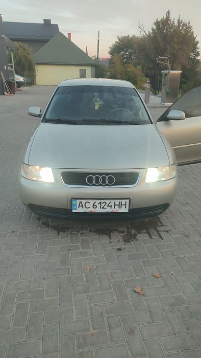 Продам гарний автомобіль легковий автомобіль