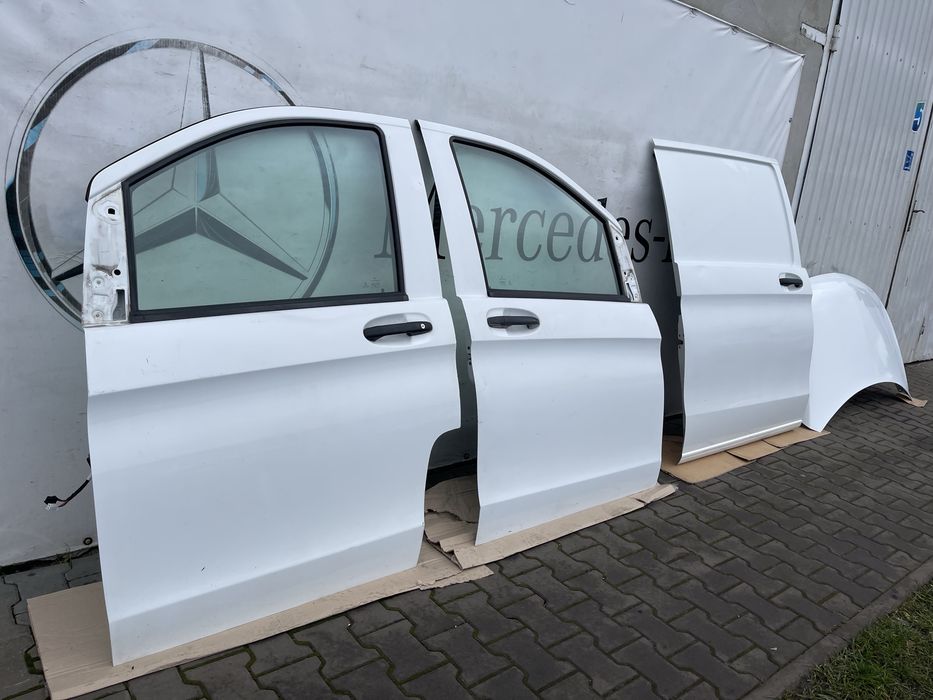 Дверка двері здвижка віто Евіто Mercedes Vito W447 V-Class Metris