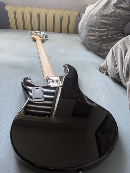 Sterling Stingray Ray5 Bass czarny gitara basowa