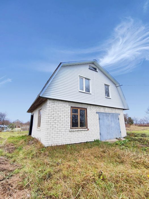 Дача з приватизованою ділянкою біля річки Десна с.Гориця / SZ