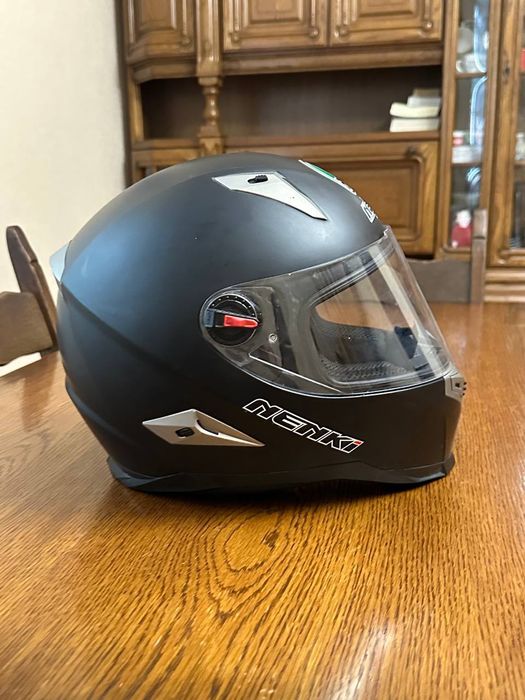 Продам шлєма недорого