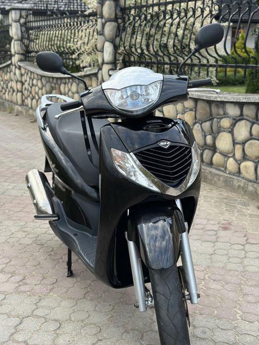 Скутер Honda sh 150