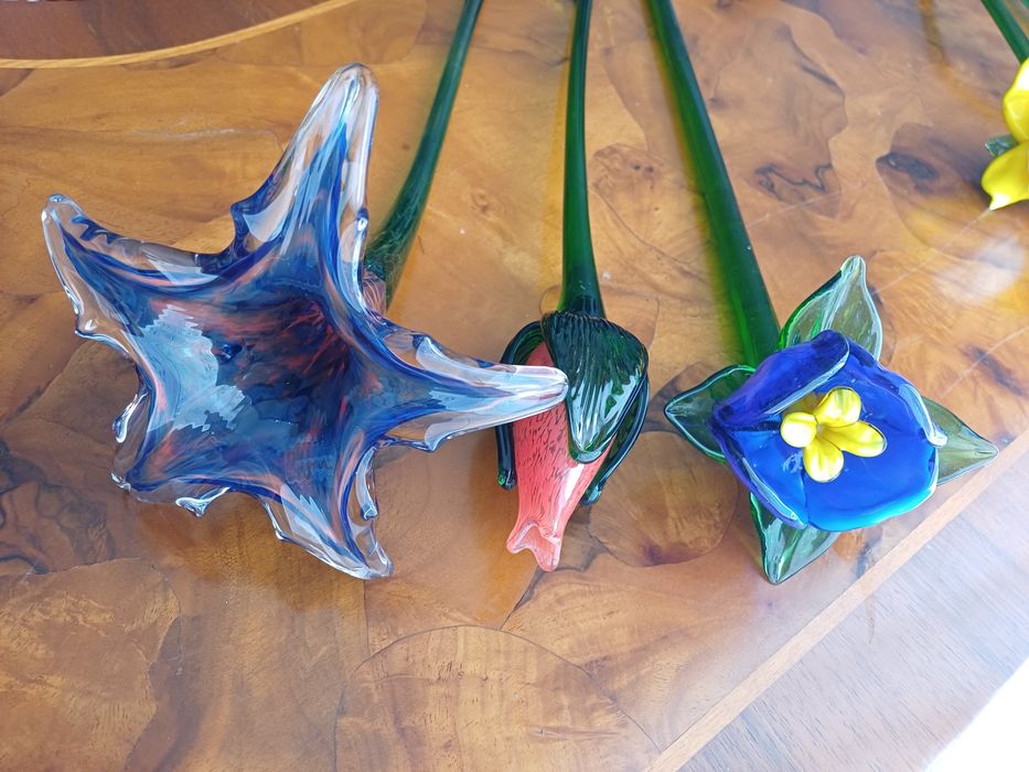 Цветы из цветного стекла винтаж Западная Европа