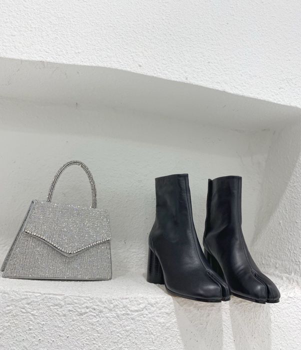 Черные кожаные ботильоны таби Maison Margiela в наличии