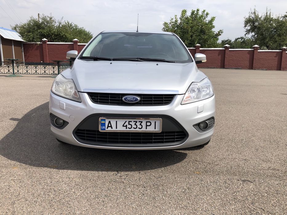 Продам автомобіль Форд Фокус 2,10рік,1,6 бензин.півтора року тому був пригнаний з Європи.були замінені тормозні диски та колодки в круг,та вижимний підшипник.детальніше за телефоном