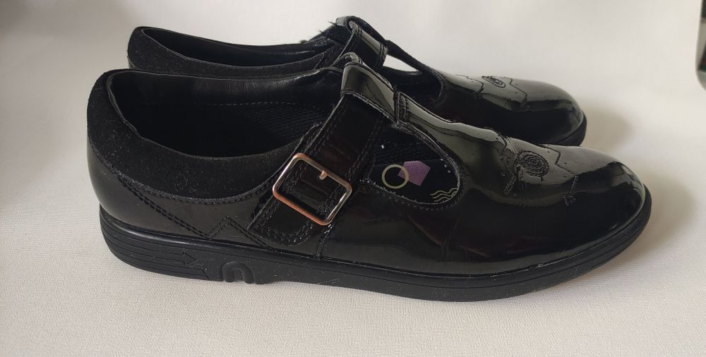 Туфлі для дівчинки Clarks розмір 35.5