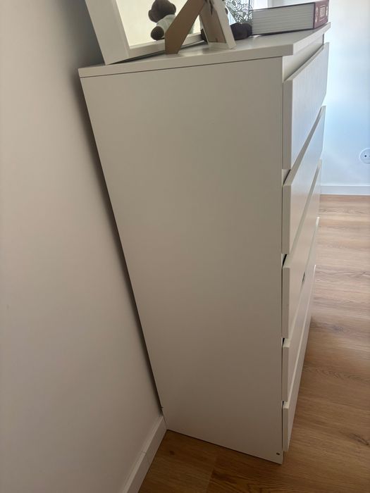 Cómoda branca IKEA