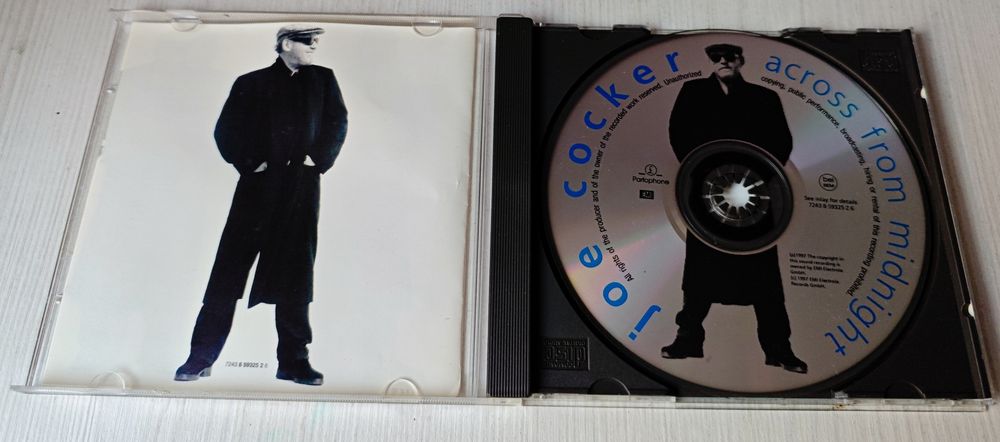 Оригінальні з нульових років:  ауді, CD компакт диски, mp3