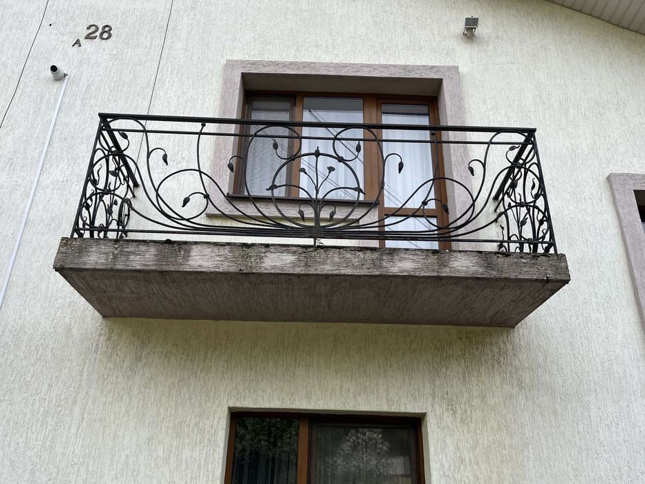 Кований    балкон