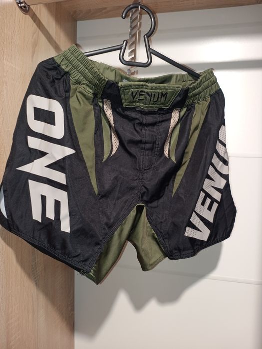 продам шорты,футболку Venum для единоборств