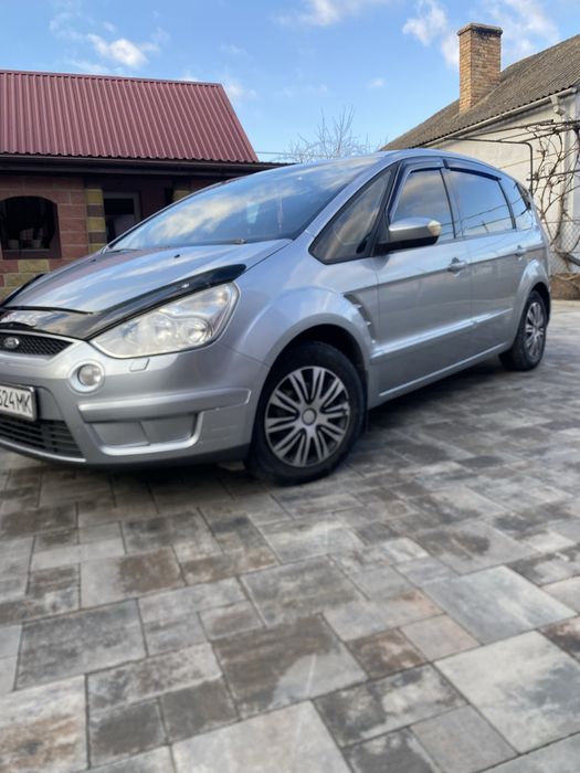 Продам машину Ford s-max