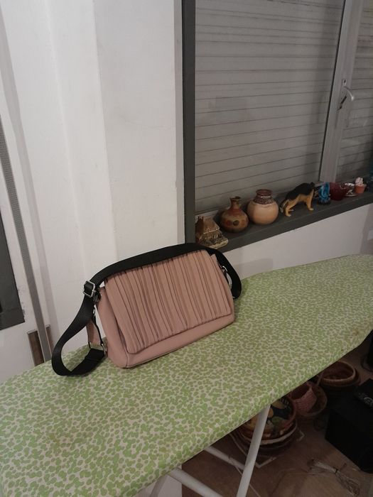Vendo Mala de Senhora VILANOVA muito bonita em bom estado