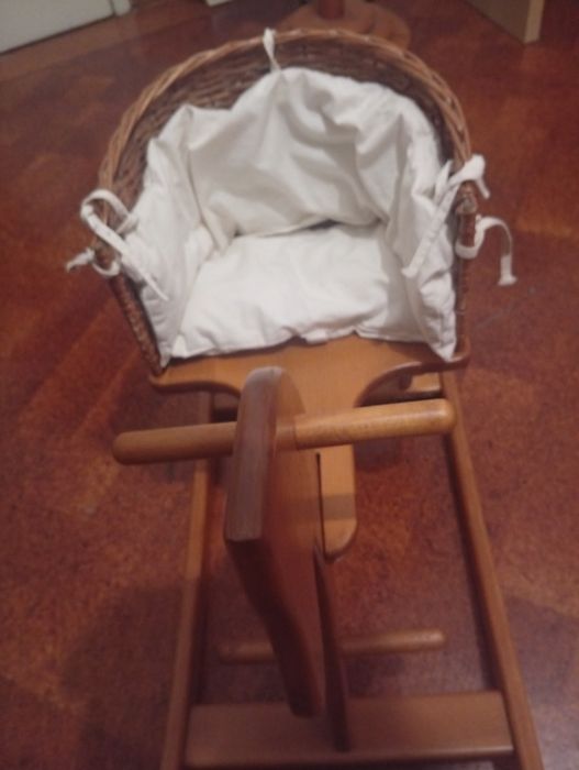 Cavalo de Baloiço Moulin Roty em Faia – Vintage Restaurado