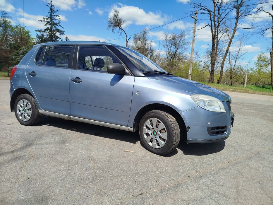Шкода фабія офіційний автомобіль.