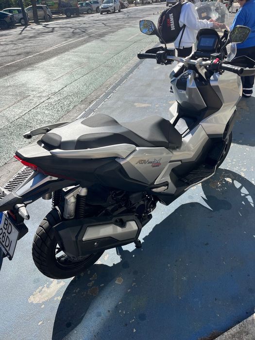 Honda adv 350 praticamente nova NEGOCIÁVEL