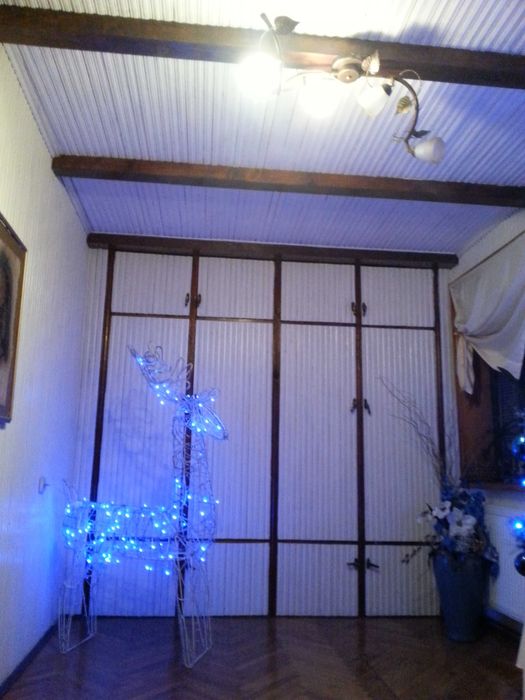 Продається будинок у Львові з ліфтом 15хв.від центру