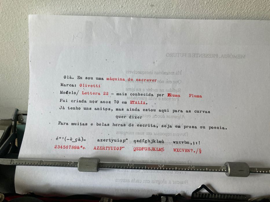 Máquina de escrever  **  Olivetti 22