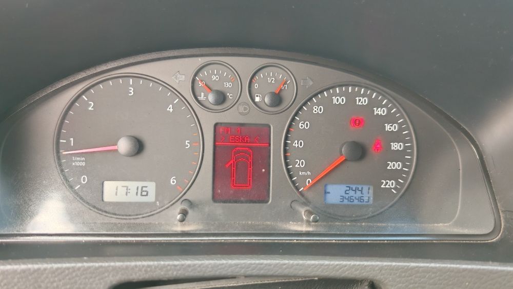 VW t5 multivan salon polska 2.5tdi klima elektryka 6-biegów