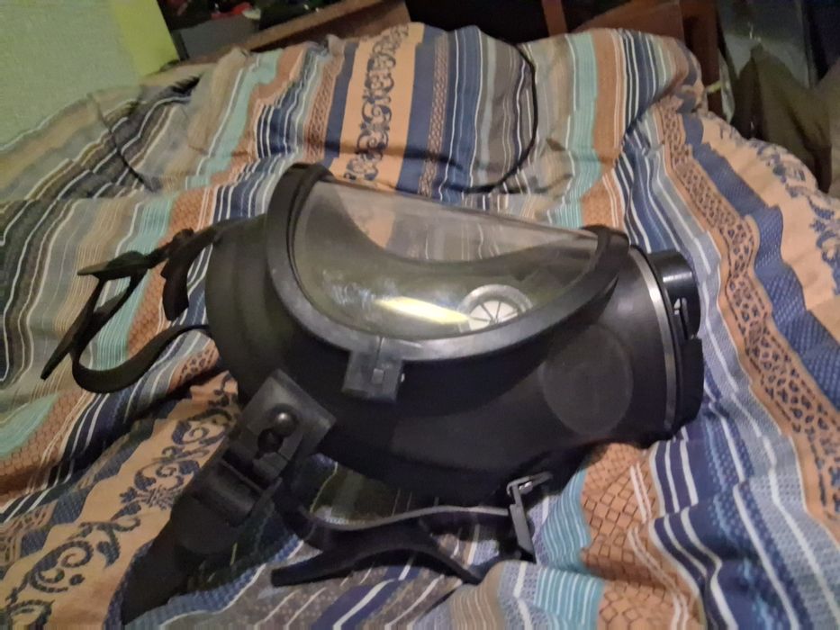 Протигаз / повнолицева маска ПАТРІОТ (без фільтра) + сумка + рідина