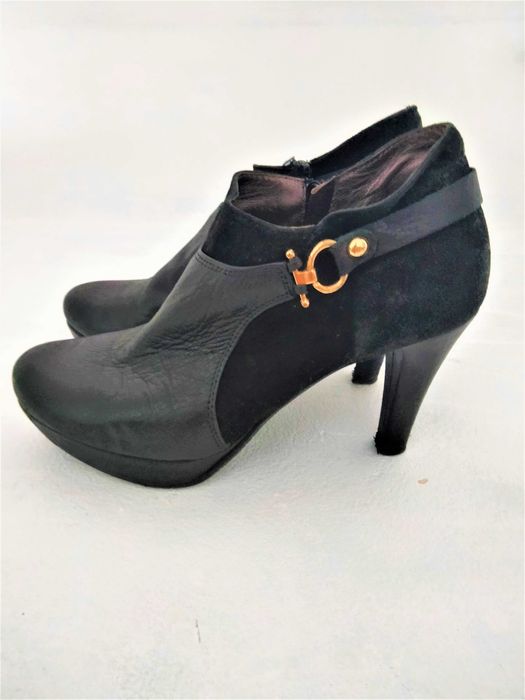 Botins pretos salto alto