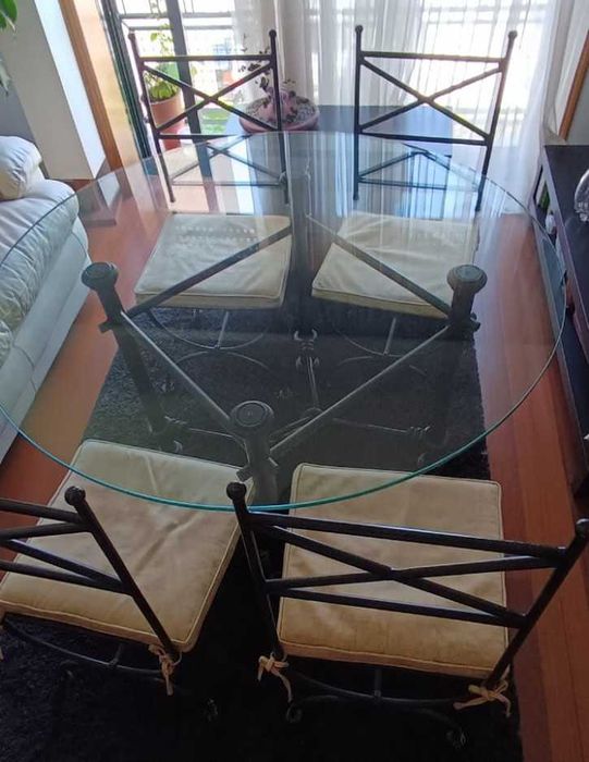 Conjunto Mesa Jantar com 4 Cadeiras em Ferro Fundido