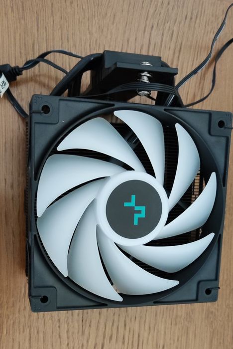 Продам кулер Deepcool AG400 ARGB