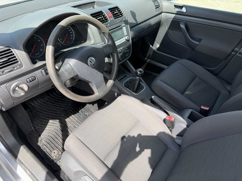 VW Golf V | 1,4 MPI | 5 drzwi | klima | zarejestrowany |