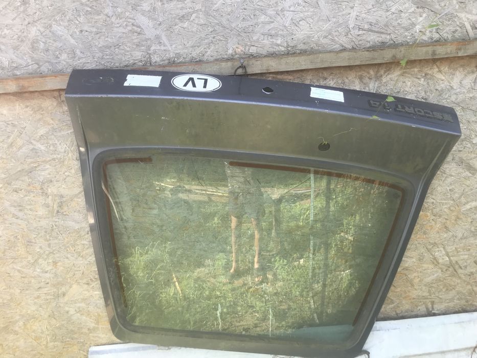 Кришка багажника форд ескорт