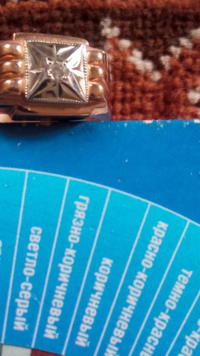 Золота чоловіча печатка  з  ' діамантом