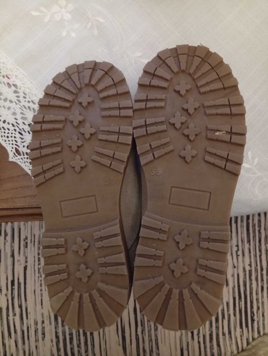 Sapatos menina em camurça